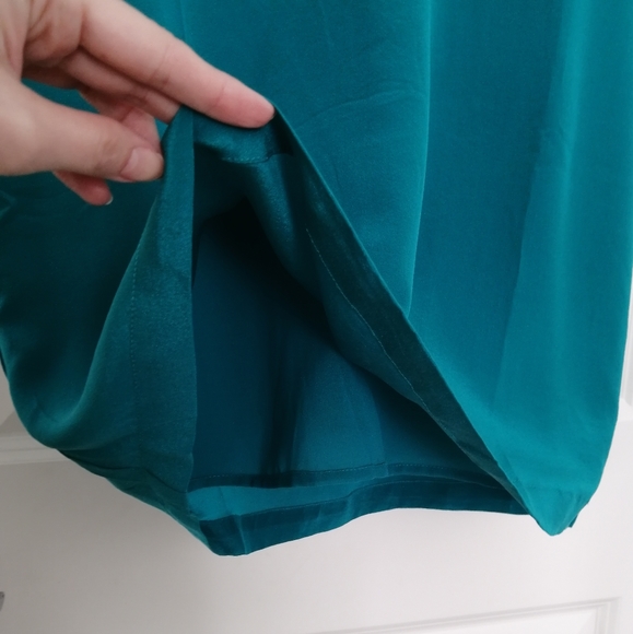 💚 Green silk dress - Picture 4 of 7